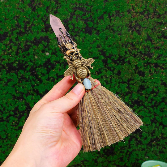 Magic Sweeper Blue Apatite Tower Broom 7.08"-7.87" Healing Crystal Point Witch Altar Supplies for Crystal Therapy Cleaning