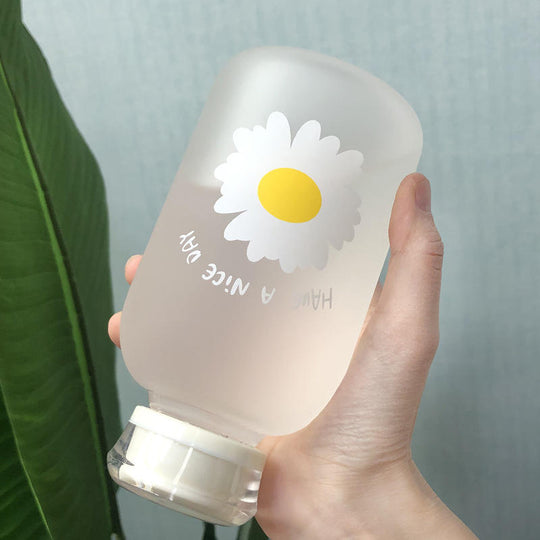 Double cover straw glass, Milk Juice Cute Water Bottle with Scale  Lids Little daisy Matte Portable Transparent Water Cup Glass Bottles Creative Handy Cup