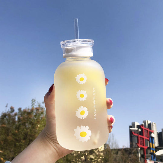 Double cover straw glass, Milk Juice Cute Water Bottle with Scale  Lids Little daisy Matte Portable Transparent Water Cup Glass Bottles Creative Handy Cup