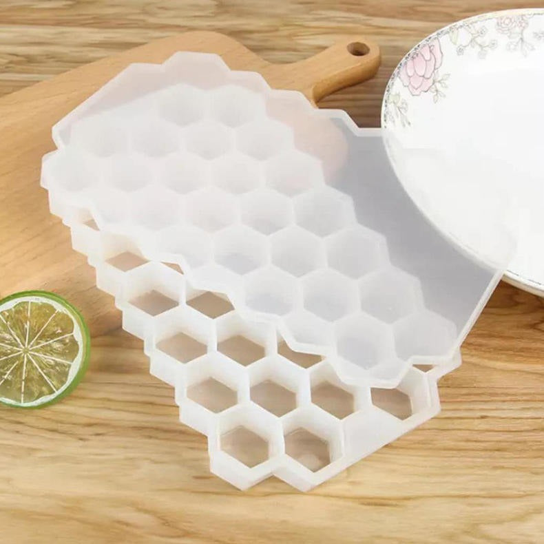 BPA Free Silicone Honey Comb Ice Cube Tray Leak Proof Whiskey Juice 37 Grid Ice Cube Trays with Lid