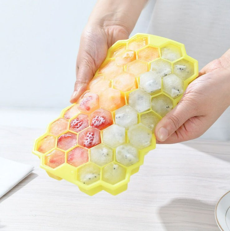 BPA Free Silicone Honey Comb Ice Cube Tray Leak Proof Whiskey Juice 37 Grid Ice Cube Trays with Lid