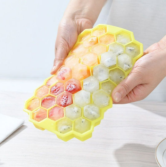 BPA Free Silicone Honey Comb Ice Cube Tray Leak Proof Whiskey Juice 37 Grid Ice Cube Trays with Lid