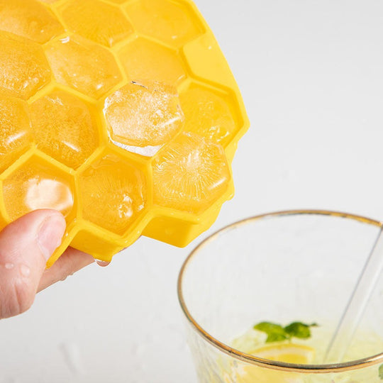 BPA Free Silicone Honey Comb Ice Cube Tray Leak Proof Whiskey Juice 37 Grid Ice Cube Trays with Lid