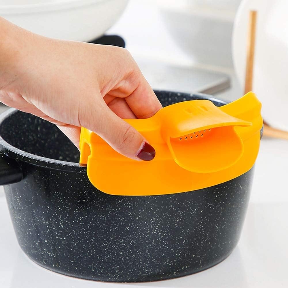 Silicone Food Strainer Hands-Free Pan Strainer, Duckbill Round Edge Funnel for Pasta, Clip-On Kitchen Food Funnel for Spaghetti, Ground Beef Fits All Bowls and Pots.