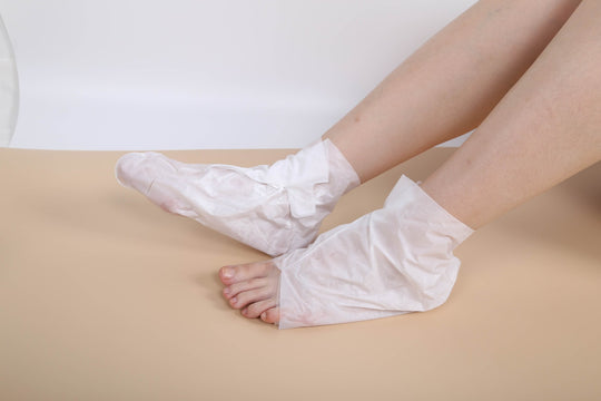 Milky skin care moisturizing foot mask